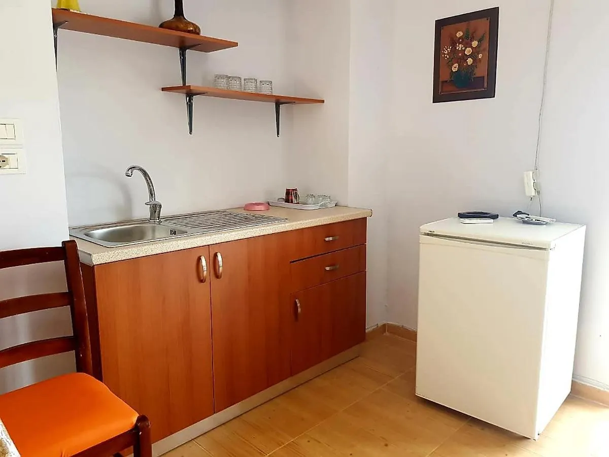 Aira Apartment Himare