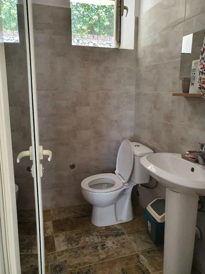 Aira Apartment Himare